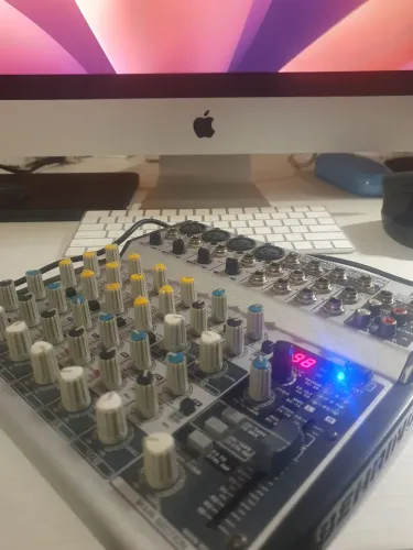 Mixer Behringer Eurorack 1202FX (mesa de som 12 canais com efeitos)