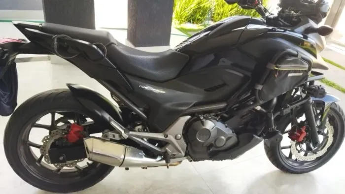 HONDA NC 750X - MUITO CONSERVADA