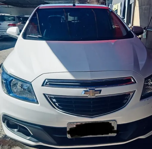 Chevrolet Onix Hatch LTZ 1.4 8V Flex Power Aut. 4P 2015