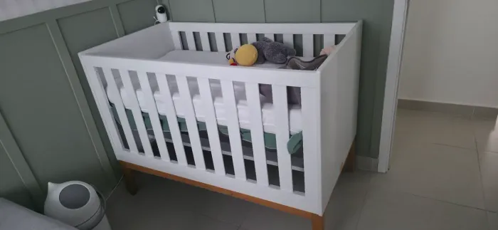 Berço 2 em 1 Noah com colchão e kit berço verde