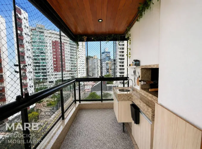 Apartamento com 3 dormitórios à venda, 121 m² por R$ 1.900.000,00 - Centro - Florianópolis