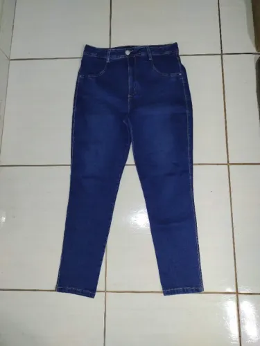 Calça jeans feminina - sem bolso frontal - tamanho 50