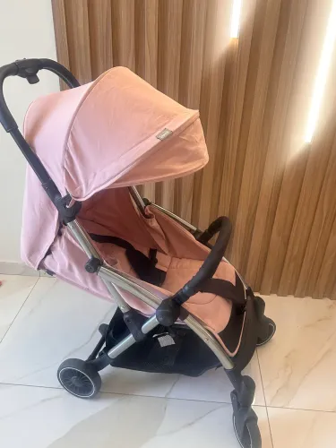 Carrinho de bebê chicco rosa