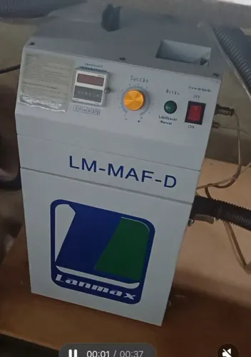 Máquina de arremate para confecção