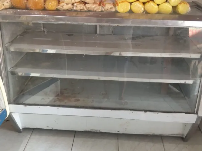 Balcão vender ligeiro. 3 balcões valor a negociar.