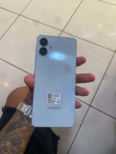 Vendo um celular A065 128GB seme novo em ótimo estado por 450 reais contado *