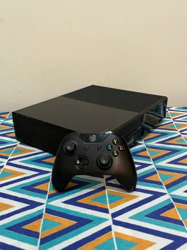 Xbox One com controle 