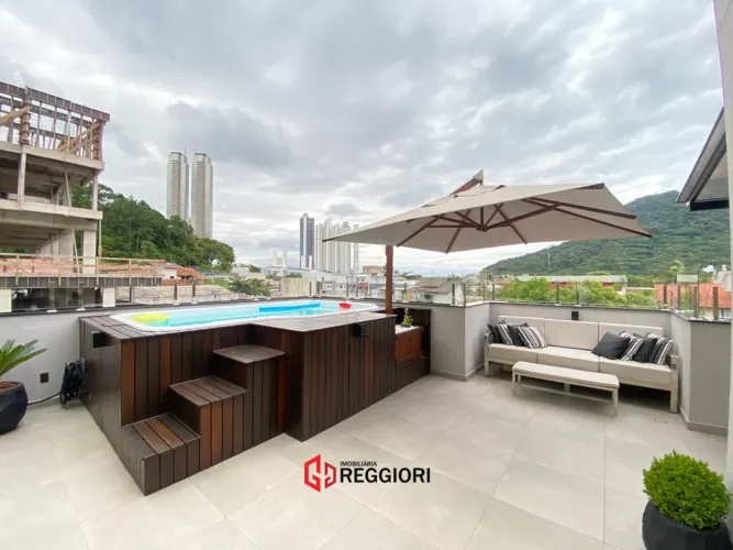 COBERTURA DUPLEX NA BARRA BC COM PISCINA PRIVATIVA