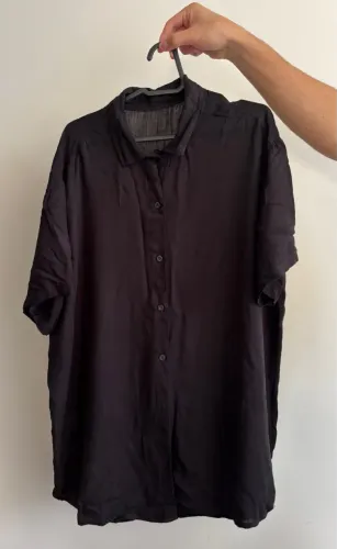 Camiseta oversized feminina - com gola - Tamanho P
