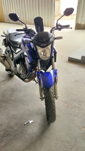 Moto CB TWistet