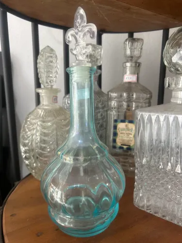 Garrafa azul 25 cm com a tampa