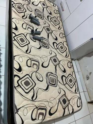 Vendo cama de solteiro