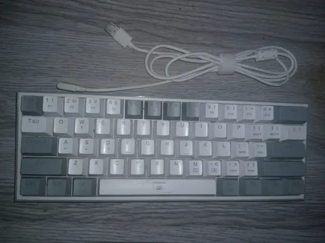 Redragon Fizz Rgb & Switch Akko creamy Black Pro