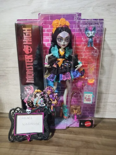 Boneca Monster High Skelita G3