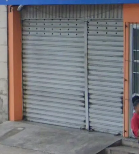 Porta de enrolar (loja)