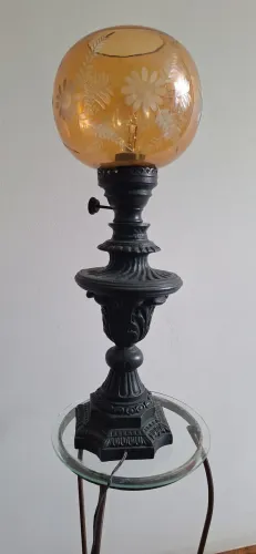 Abajour Víntage, Cúpula de Cristal lapidado a mão