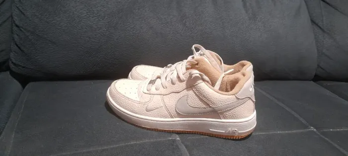 Tênis N37 Nike Air max nude usado