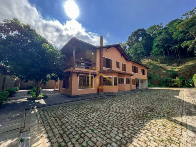 Casa com 6 Quartos e Terreno Amplo Privacidade e Natureza a 15 Minutos do Centro de Teres