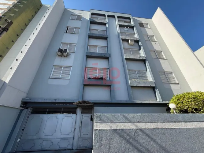 Apartamento para alugar em Maringá, na Zona 07, em frente à UEM, com 2 quartos e garagem c