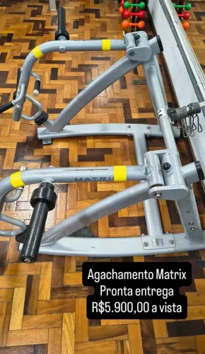 MAQUNA DE AGACHAMENTO MATRIX