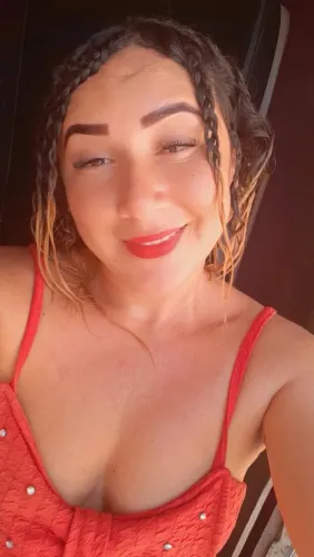 Faço faxina ,lavo roupas , cozinho