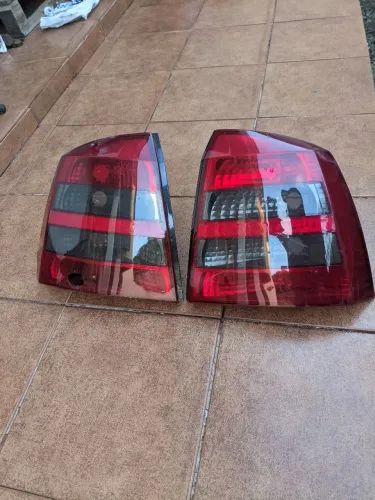 Par Lanternas Astra Hatch