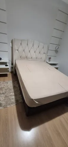 Cama casal box + cabeceira estofada