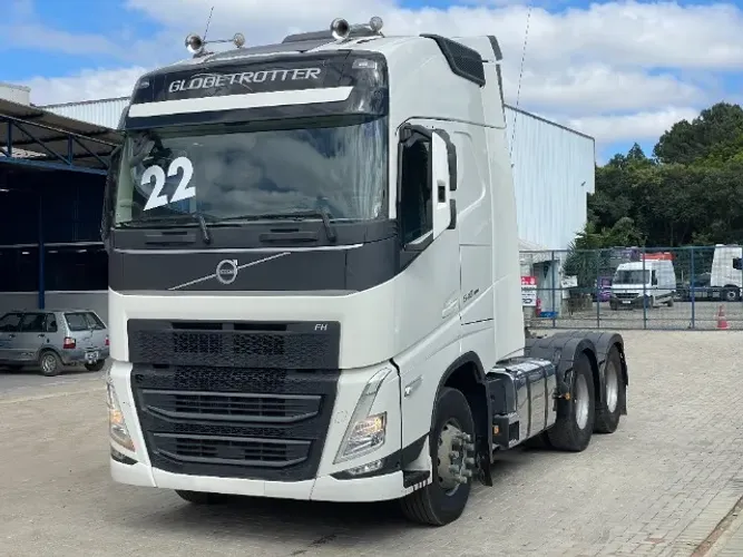CAMINHÃO VOLVO FH 540 6X4 ANO 2022 TETO ALTO - COM 509 MIL KM - DEFLETOR DE AR + INTERIOR 