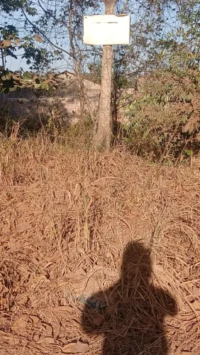 Vendo terreno na entrada do Espírito Santo.400 metros da moacara medindo 10×30
