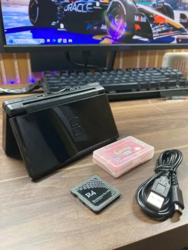 Nintendo Ds Lite + R4 + Fire red
