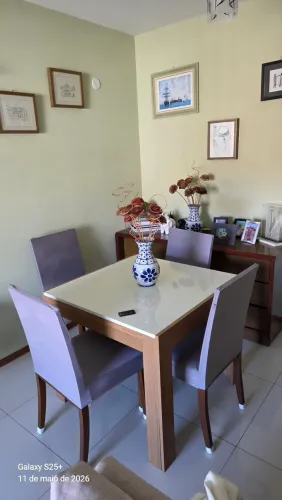 Vendo Mesa quadrada off white extensível - (0,90X0,90)m