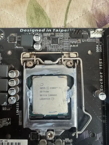Kit H110M + I5 7400 + Watercooler + Fonte 650 e GTX 1030