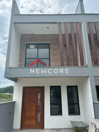 Sobrado em Rua Olinda Olídia Vieira - Praia de Fora - Palhoça/SC