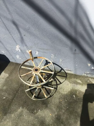 Suporte giratório de mangueiras