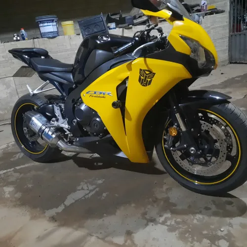 Cbr1000 ferbleide bem conservada 