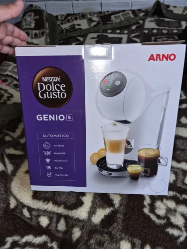Cafeteira dolce gusto cafe quente e gelado nova na caixa