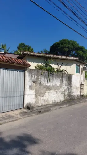 Vendo Casa em Laranjeiras, com 4 kitnets
