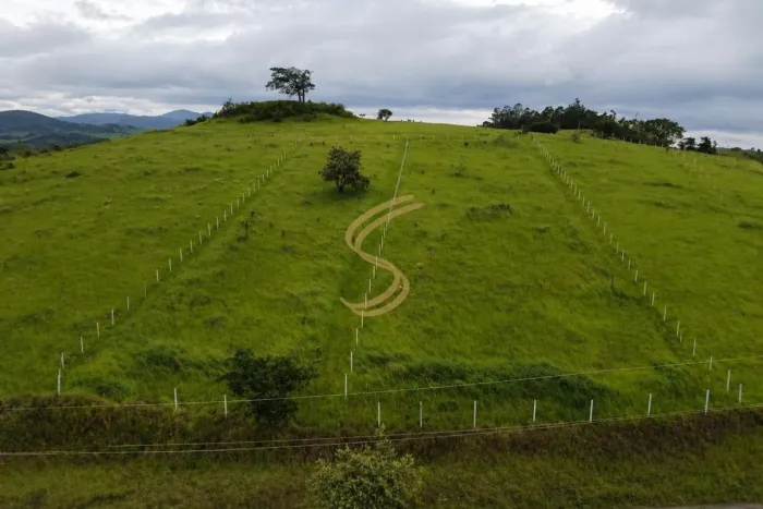 Terreno à venda em Bragança Paulista com uso misto e alto potencial