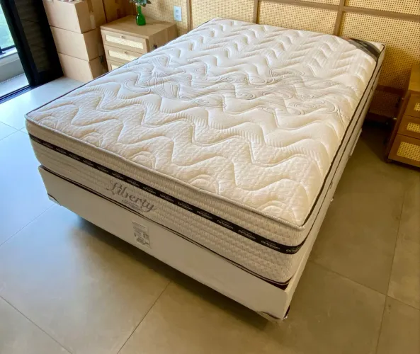 Cama Casal Ortobom Semi-Nova.