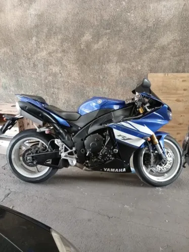Moto Yamaha r1 2012
