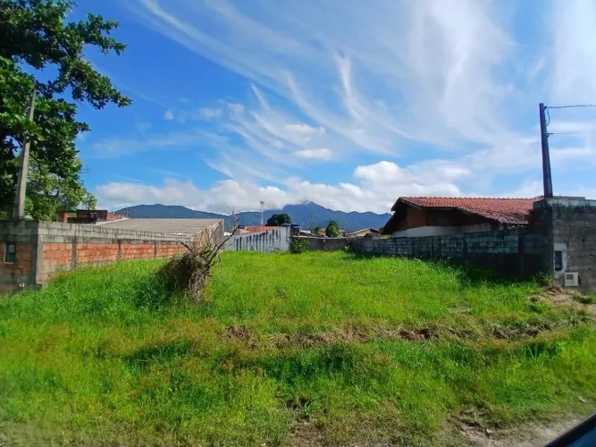 Terreno à Venda em Estância dos Eucalipitos, Peruíbe - SP