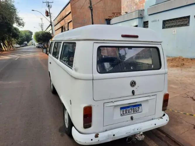 Volkswagen Kombi Standard 1.4 MI Total Flex 8V 2011