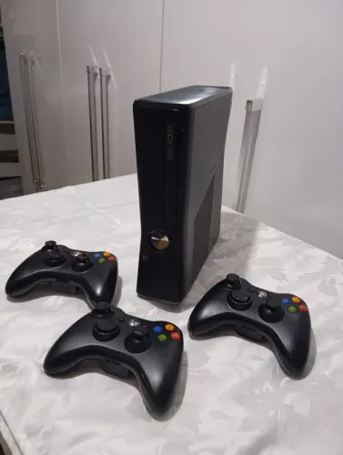 Xbox 360 Com HD e jogos! Aceito oferta!