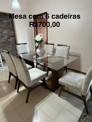 Mesa de vidro com 6 cadeiras