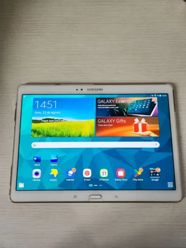 Samsung Galaxy Tab S 10.5 (SM-T800).