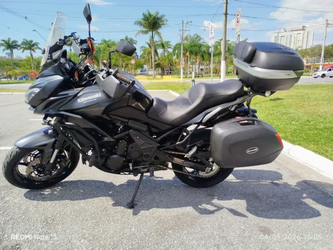Kawasaki Versys 650 2017 - completa com baús givi, dono há 4 anos