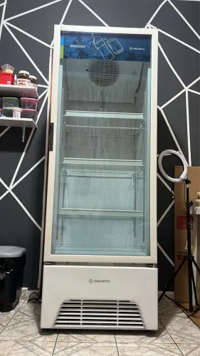 Refrigerador/expositor de bebidas