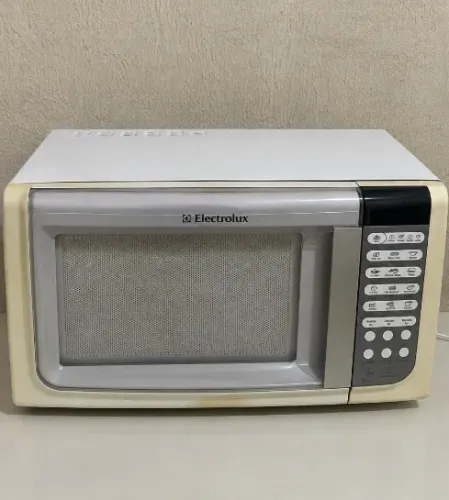 Microondas Electrolux MEF33 23L