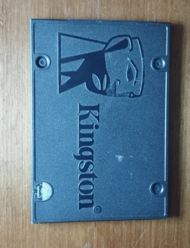 SSD Kingston 240GB SATA 2.5" - Rápido e em Ótimo Estado