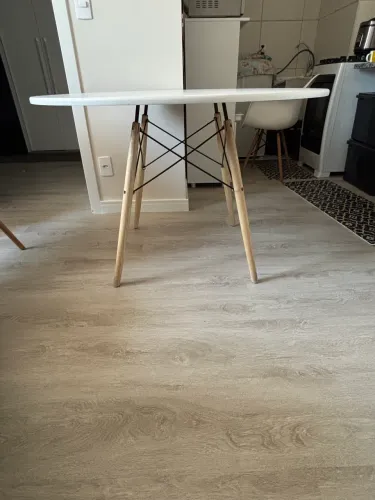Mesa com 4 cadeiras